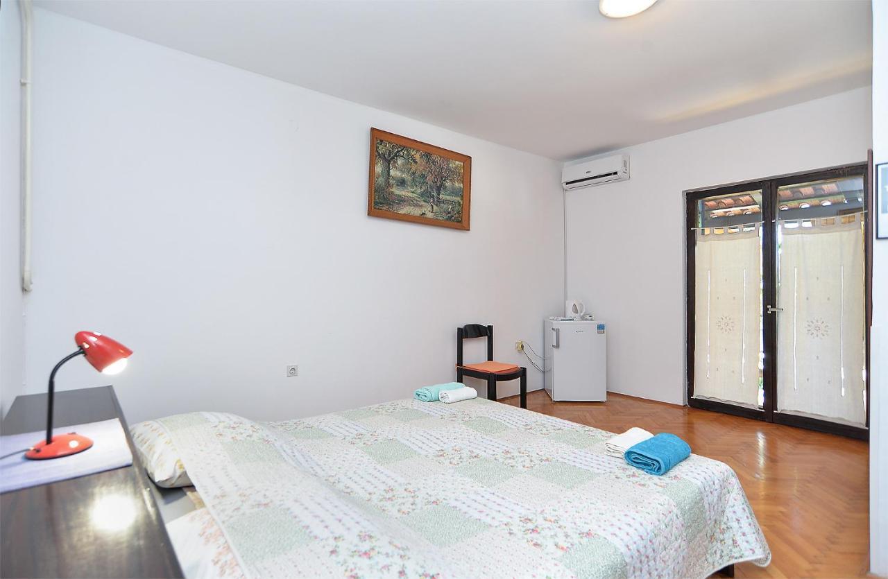 Rooms Veli Vrh 2208 Pula Eksteriør billede