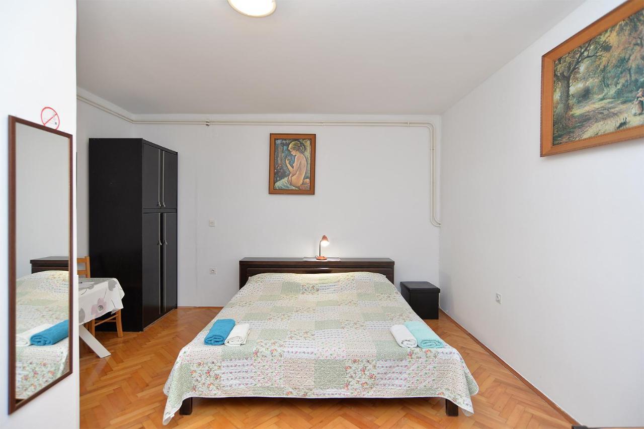 Rooms Veli Vrh 2208 Pula Eksteriør billede